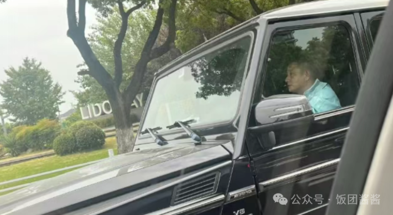文章的奔驰大G，与他那十年的账单